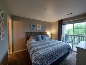 2 bedrooms, free WiFi - Placid Place Condo, Walk to Marina, Fishing & Boat Rentals (Branson)