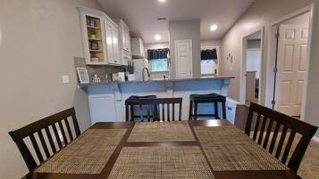 Condo (Placid Place - Walk to Marina - FISHI) | Private kitchen