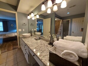 Apartamento (Solace Space @ Foothills - CLOSE TO A) | Baño