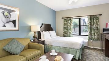 2 bedrooms, in-room safe, desk, iron/ironing board