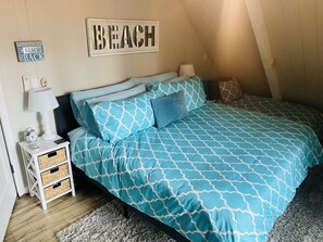 3 bedrooms, desk, free WiFi, bed sheets