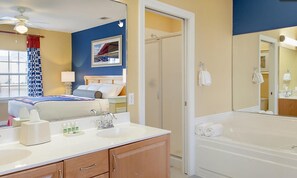 2 bedrooms, in-room safe, desk, iron/ironing board