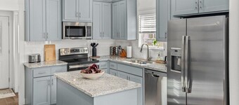 Backyard Vibes! Bike in/out Walk 2 Square & Museum