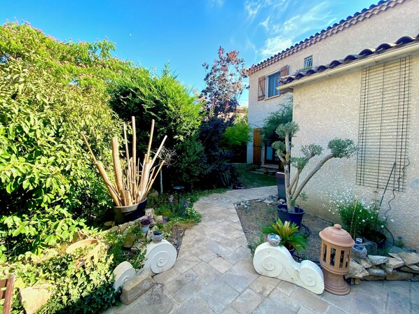 Enceinte de lâhĂ©bergement