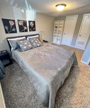 1 bedroom, desk, free WiFi, bed sheets