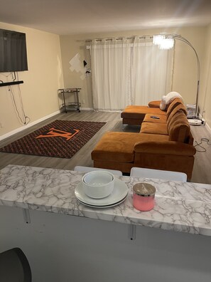 Interior - GORGEOUS 1/1 CONDO (Lauderdale Lakes)