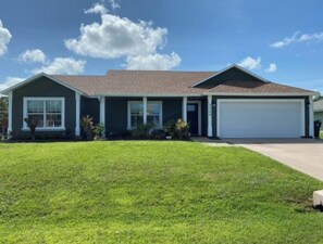 Exterior - Short drive to the beach, or stay by the pool. (Palm Bay)