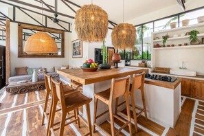 Interior - YOGI SURF 2 (Kuta Utara)
