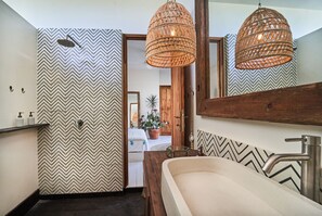 Bathtub, hair dryer, towels