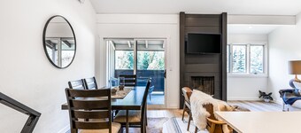 Gorgeous, modern mountain view condo with deck & great kitchen