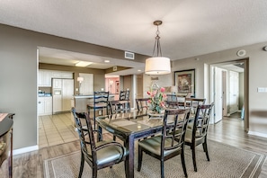Dining - Enjoy Tranquility at Barefoot Resort & Yacht Club 7th Floor Waterfront Unit (North Myrtle Beach)