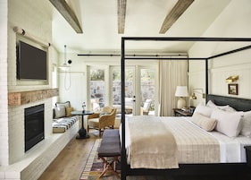 Egyptian cotton sheets, premium bedding, minibar, in-room safe