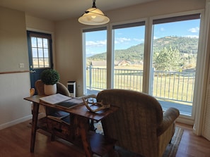 Interior - The Montana Retreat - Gateway to Glacier National Park (Kalispell)