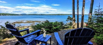 Romantic Waterfront Cottage w/ Private Beach & Fire Pit