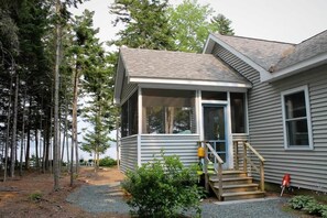 Exterior - Romantic Waterfront Cottage w/ Private Beach & Fire Pit (Hancock)
