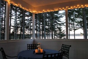 Dining - Romantic Waterfront Cottage w/ Private Beach & Fire Pit (Hancock)