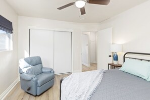 Room - Sunny Vistas Condo with Jacuzzi! (Chula Vista)