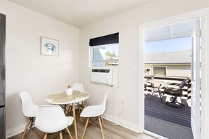 Dining - Sunny Vistas Condo with Jacuzzi! (Chula Vista)