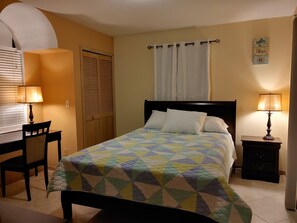 3 عدّة غرف نوم ومكتب وواي فاي مجانًا وملاءات أسرّة