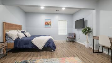 1 bedroom, bed sheets