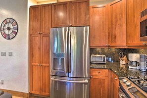 Fridge, microwave, stovetop, dishwasher - Private Hot Tub: Family Townhome in Breckenridge (Breckenridge)