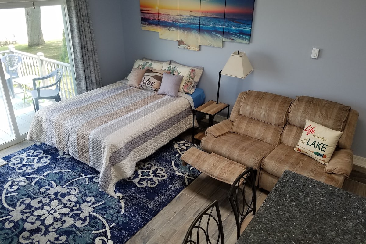 Panoramic Studio Suite, Beach View | Premium bedding, free WiFi, bed sheets