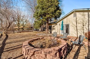 Terrace/patio - Quiet, Beautiful One Bedroom (Flagstaff)