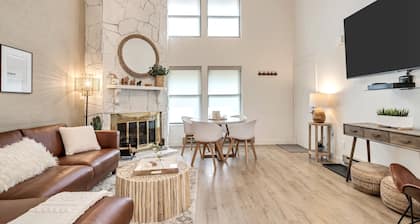 New remodeled Scandinavian theme Condo with Beautiful Mountain Views