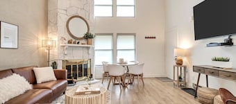 New remodeled Scandinavian theme Condo with Beautiful Mountain Views