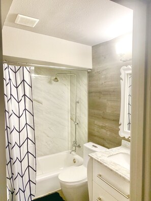 Bathroom - East Dallas Escape (Dallas)