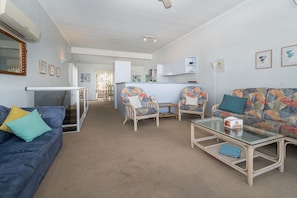 TV - Relax AT THE Reefs (Inverloch)