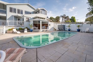 Outdoor pool - Relax AT THE Reefs (Inverloch)
