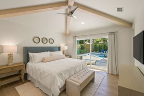 5 bedrooms, desk, iron/ironing board, free WiFi - The Oyster - East Beach-Saltwater Pool, Hot Tub, Fire Pit, Ping Pong & Corn Hole (St. Simons Island)