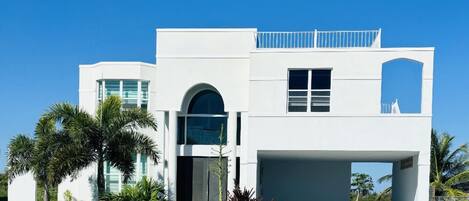 المنشأة من الخارج