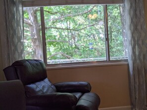 Interior - Tree House Condo! Great Location! Steps From Campus! (Oxford)