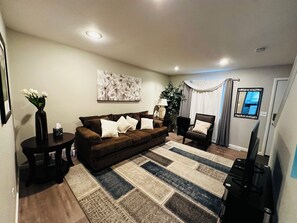 Smart-TV, videospill og stereoanlegg