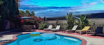 Near Disneyland, 6BR, 4BA Pool/Hut Tub, 3300 sqft