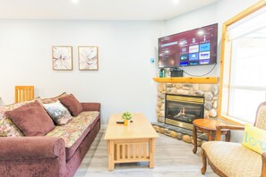 Smart TV, fireplace