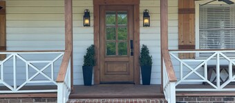 Walk to the River or Downtown. One block from Cameron Park. 1 Mile to Silos!