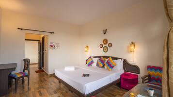 Deluxe Double Private Room With Ensuite Bathroom | Free WiFi, bed sheets