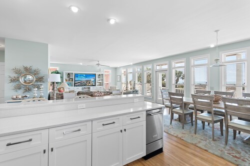 "Clippers Ocean Spray" - Oceanfront Home w/ Private Pool, 6 Bedrooms / 6 Bathrooms, Updated 2022