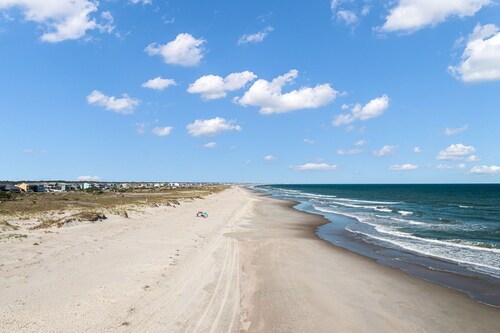 "Clippers Ocean Spray" - Oceanfront Home w/ Private Pool, 6 Bedrooms / 6 Bathrooms, Updated 2022