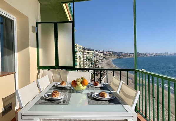 تناول الطعام بالخارج