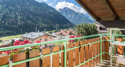 Maison de vacances "Casa Vacanza Zambotti" avec vue sur la montagne et jardin privé