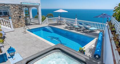 Villa "Buganvilla" with Sea Views, Pool, Hot Tub, Terraces and Garden