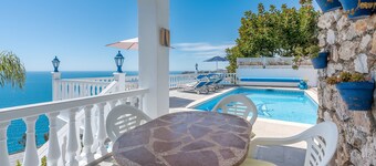 Villa "Buganvilla" with Sea View, Pool, Whirlpool, Terraces & Garden