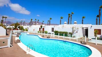 Lämmitetty uima-allas