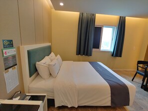 Room (8py, Couple) | Free WiFi, bed sheets - Jeju Ilua Hotel (Jeju City)