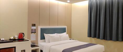 Room (8py, Couple) | Free WiFi, bed sheets