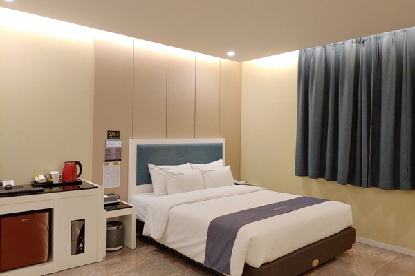 Room (8py, Couple) | WiFi (free), bed sheets
